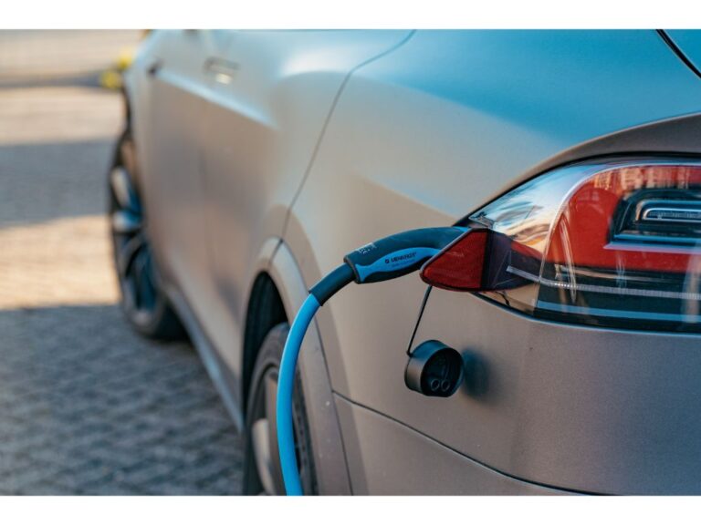 Electric Cars: The Pros and Cons